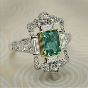 💥💥SOLD💥💥Vintage Edwardian Style White Gold Plated Emerald Ring.